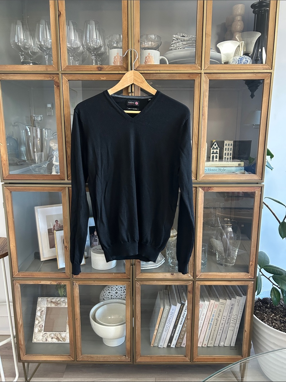 Anthony of London 100% Merino Wool Black V-Neck Sweater